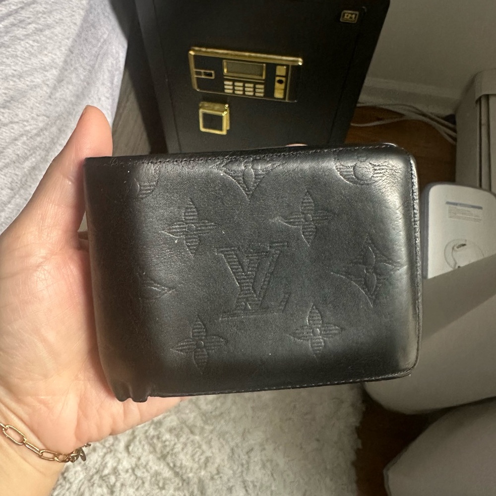 LV leather wallet *used* Authentic!!!